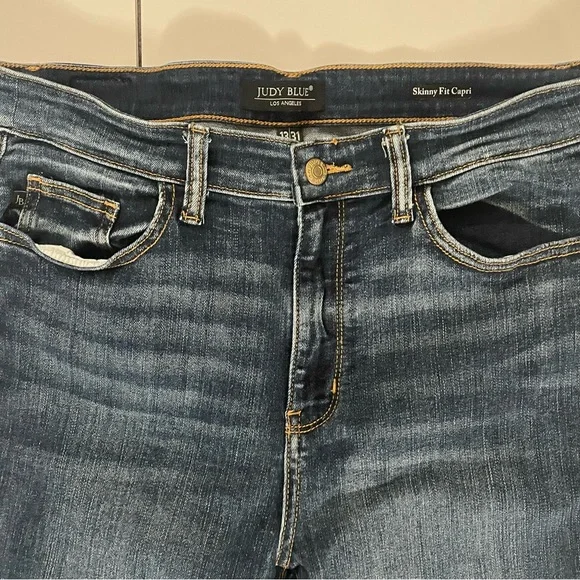 Judy Blue Women’s Skinny Fit Denim Capri size 13/31 - Picture 3 of 7